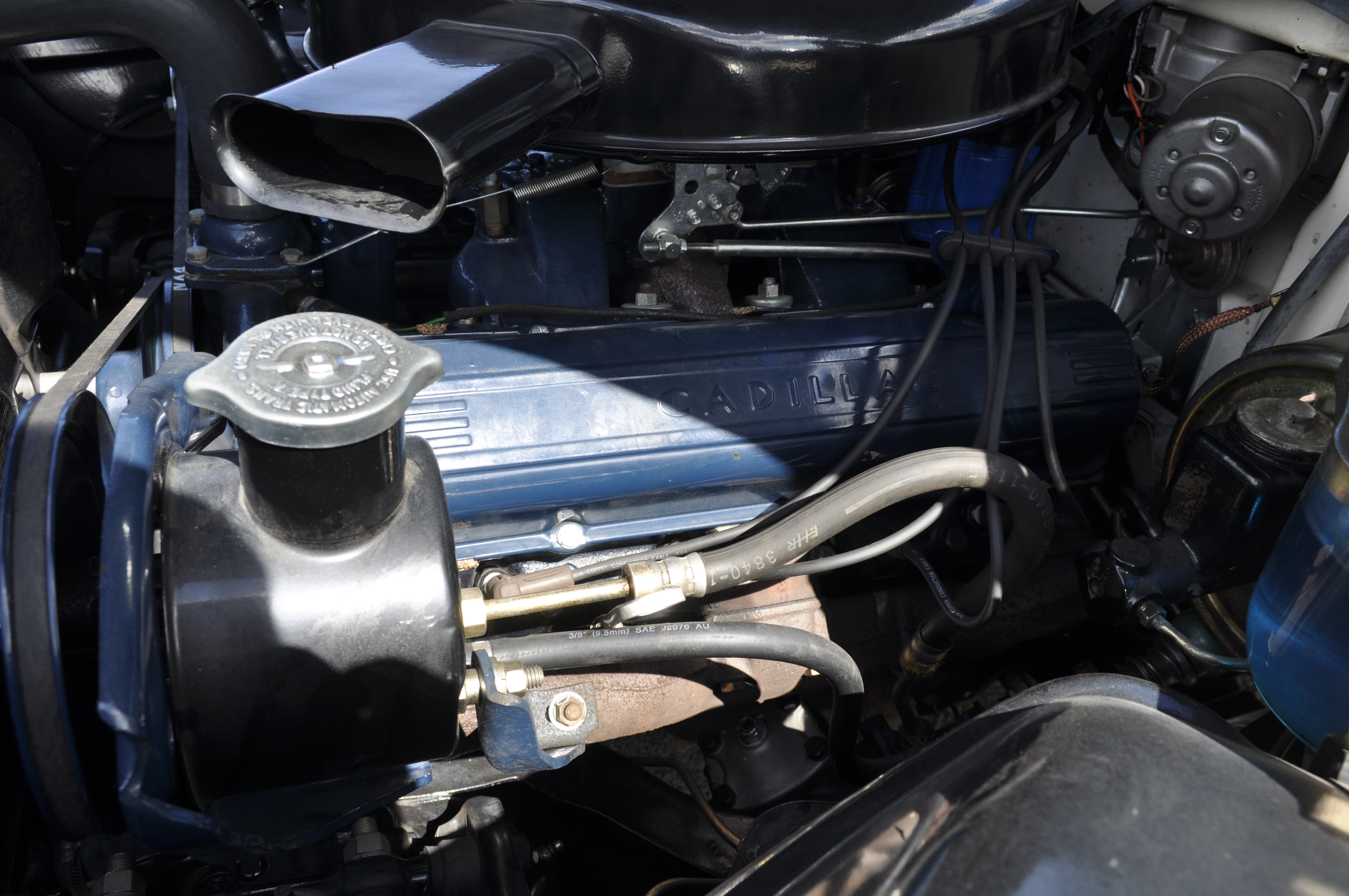 "6.4 liter V8 - 325PK"